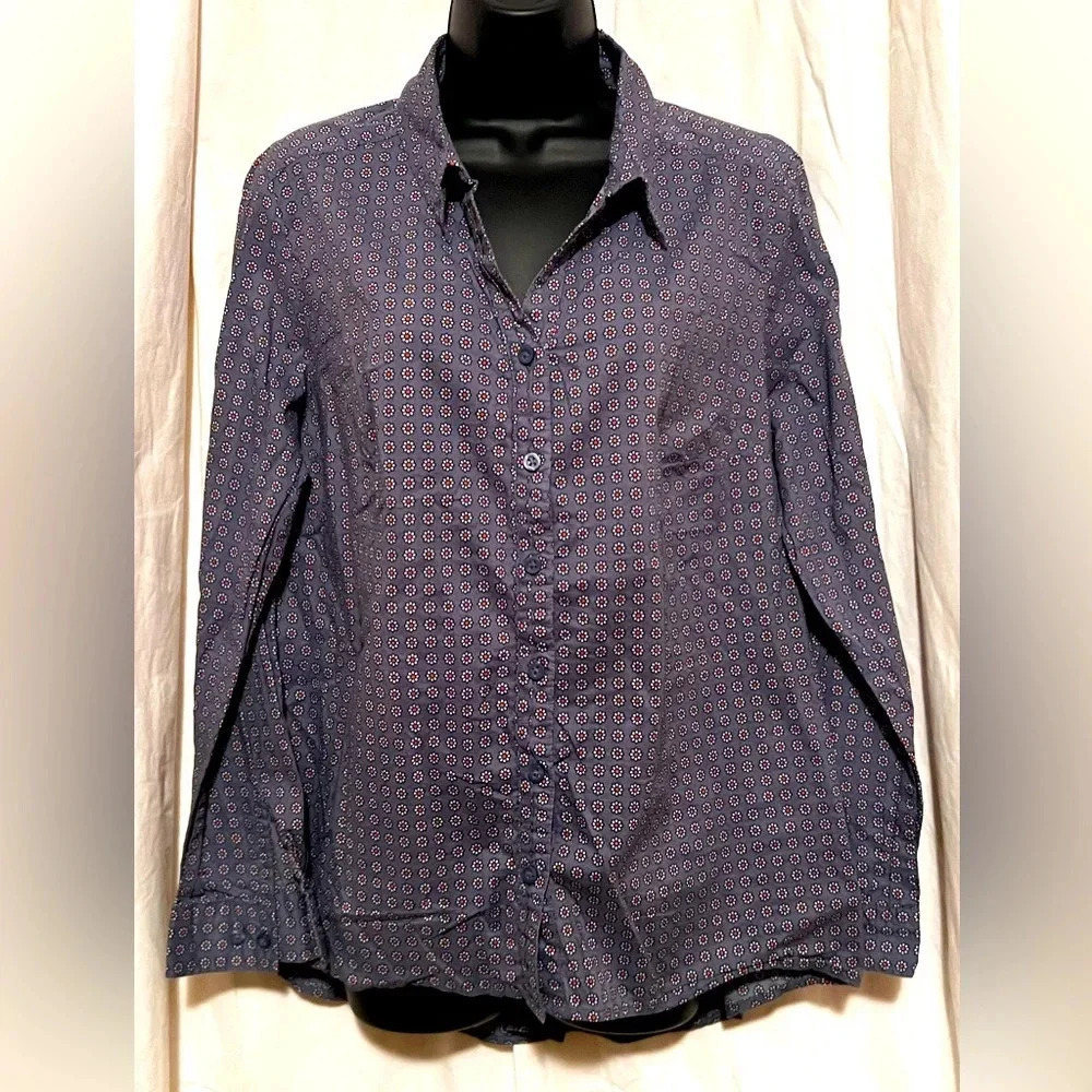 Ulla Popken Button Down Collared Dress Shirt Purple With Mini White Daisies‎
